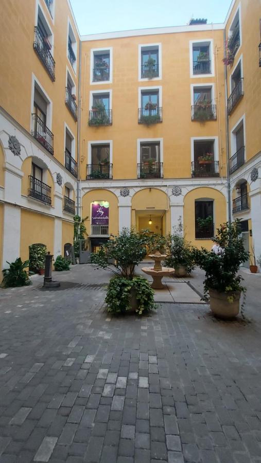 Hostal Andrea Sol Madrid Exterior foto