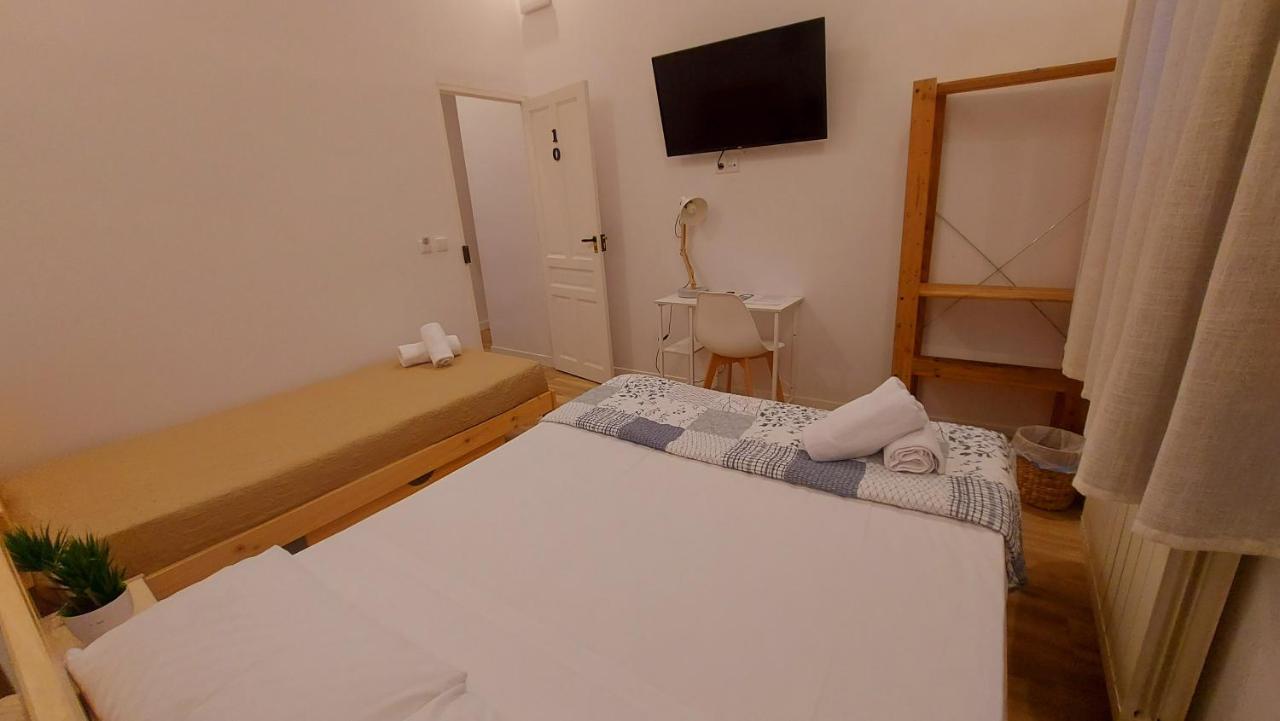 Hostal Andrea Sol Madrid Exterior foto