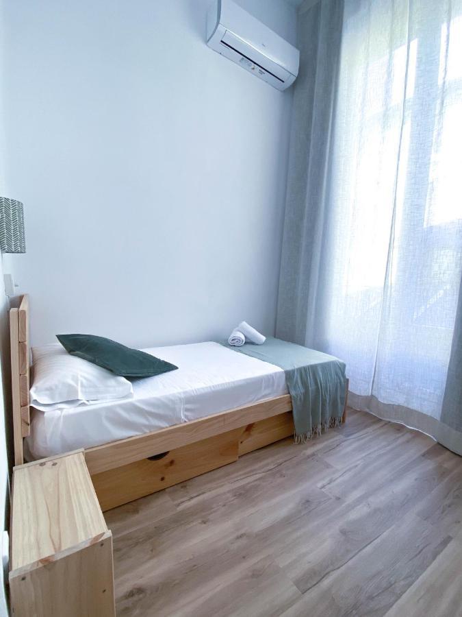 Hostal Andrea Sol Madrid Exterior foto
