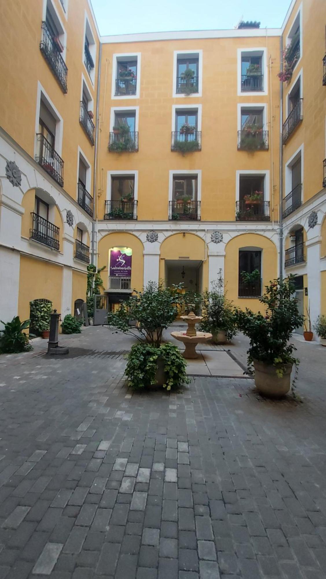 Hostal Andrea Sol Madrid Exterior foto