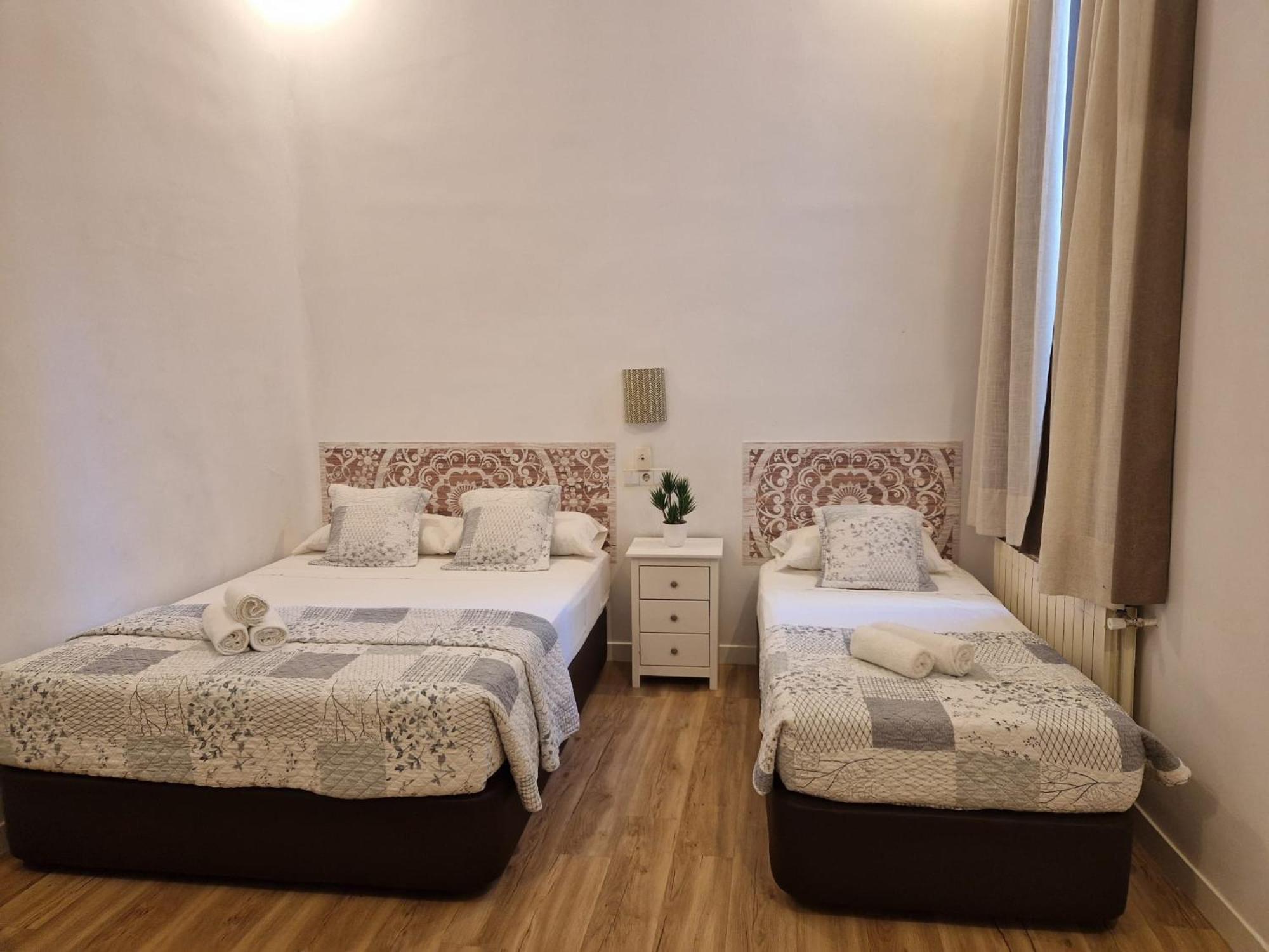 Hostal Andrea Sol Madrid Exterior foto