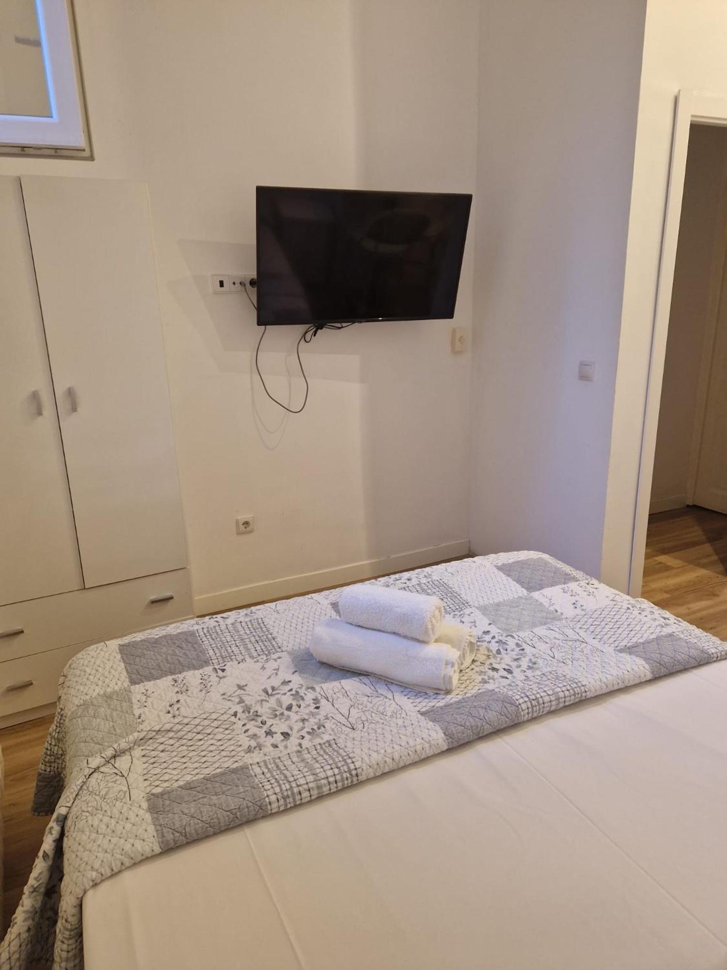 Hostal Andrea Sol Madrid Exterior foto