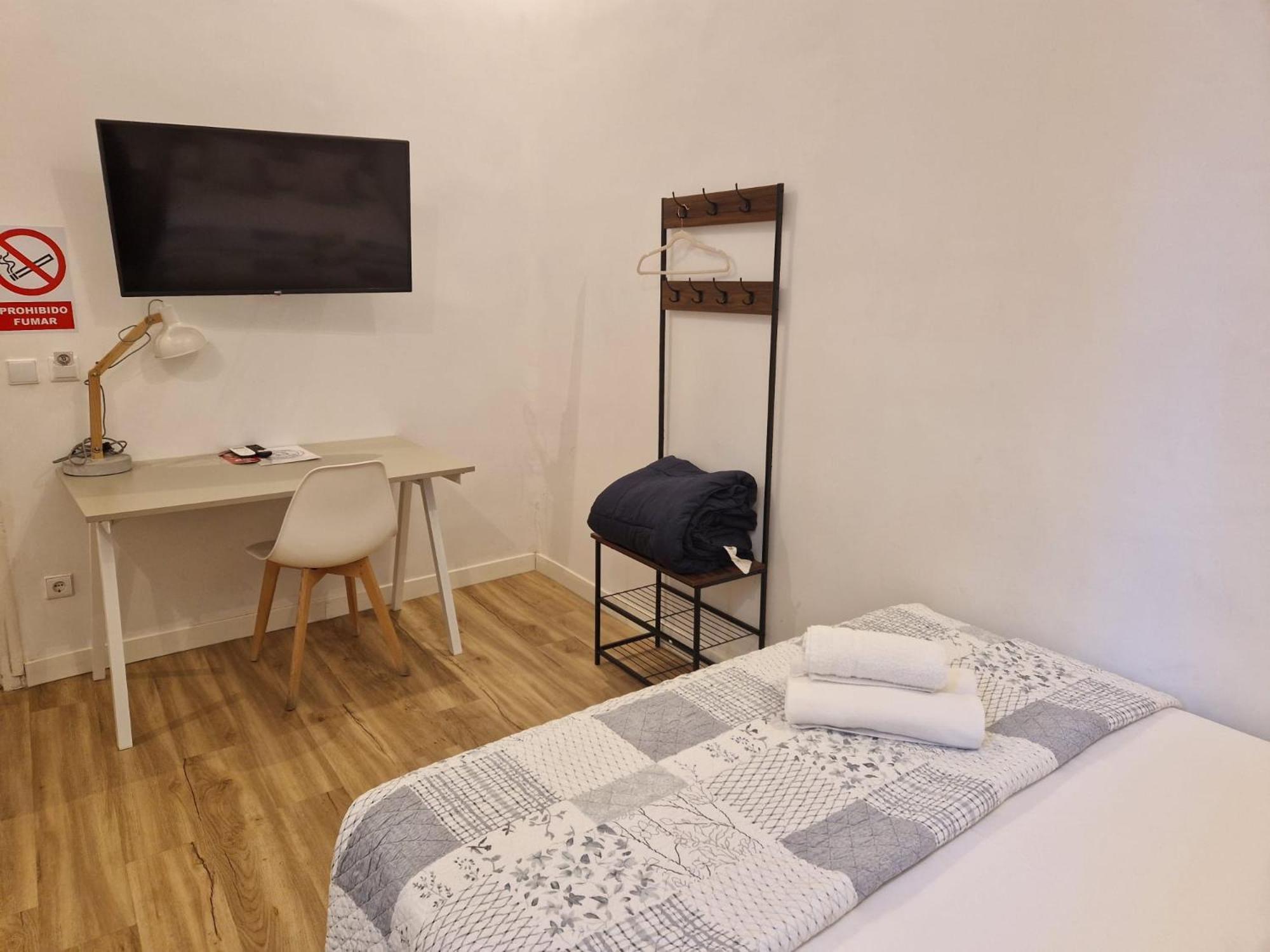 Hostal Andrea Sol Madrid Exterior foto
